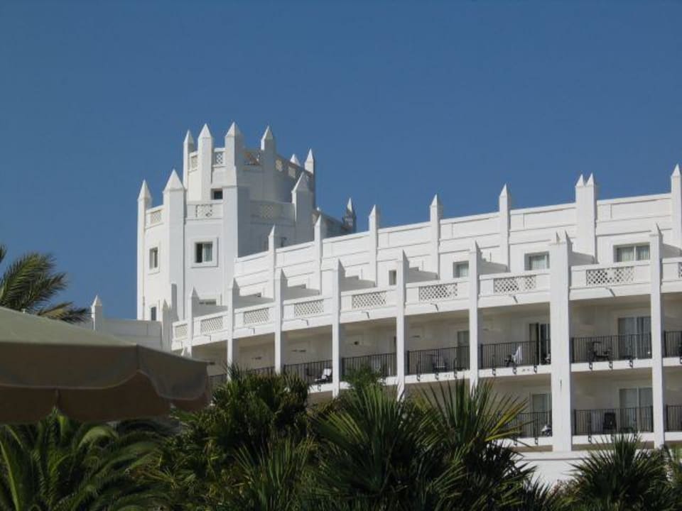 Hotel vom Pool aus gesehen Hotel Riu Palace Meloneras