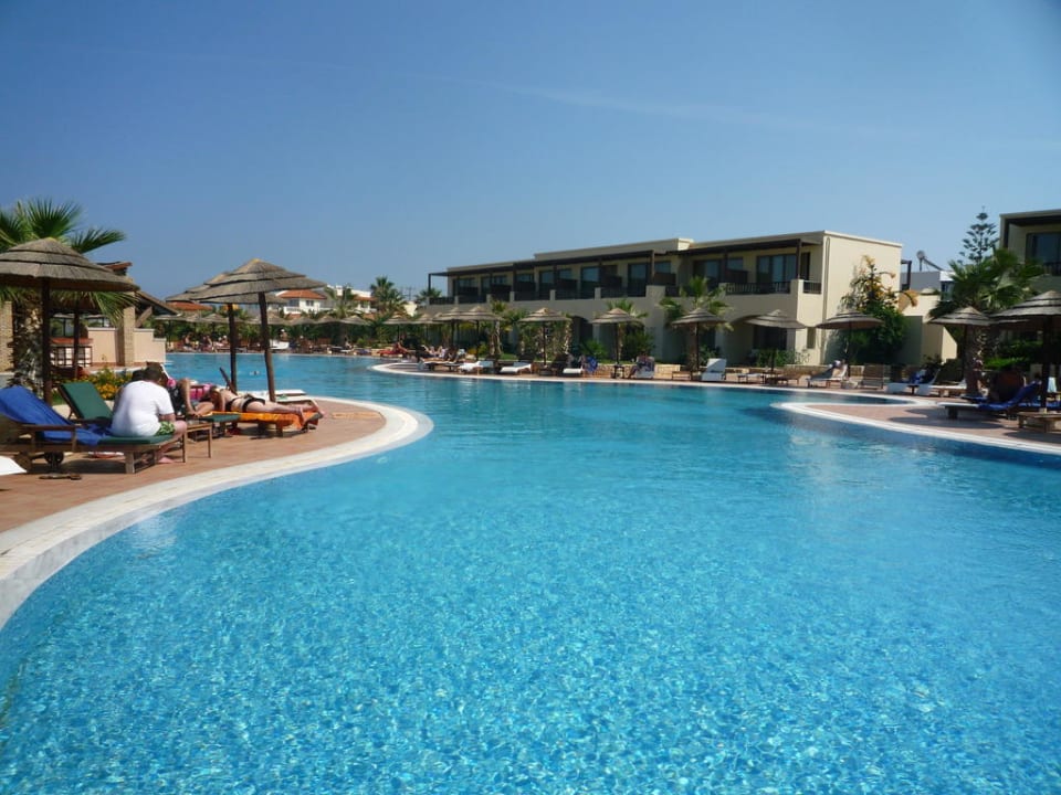 Einer der beiden großen Pools Stella Palace Aqua Park Resort