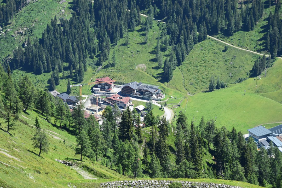 Außenansicht Hotel Alpenhof