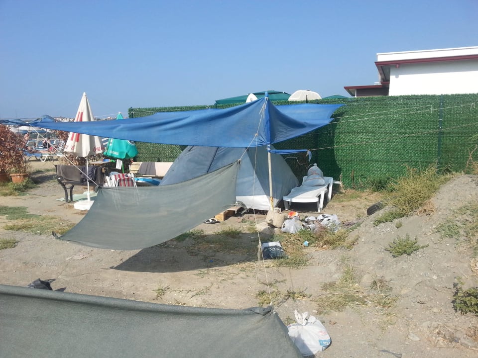 Seiten Blicke am Hotelstrand Labranda Lebedos Princess