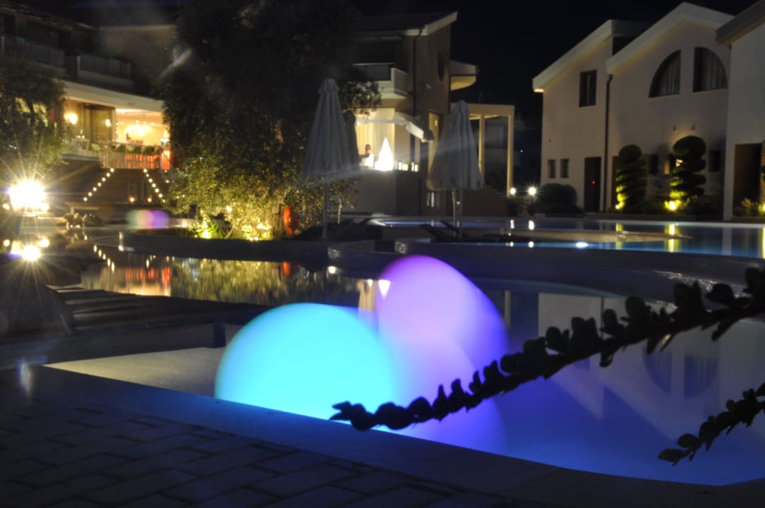 Poolanlage bei Nacht Alexandra Golden Boutique - Adults only