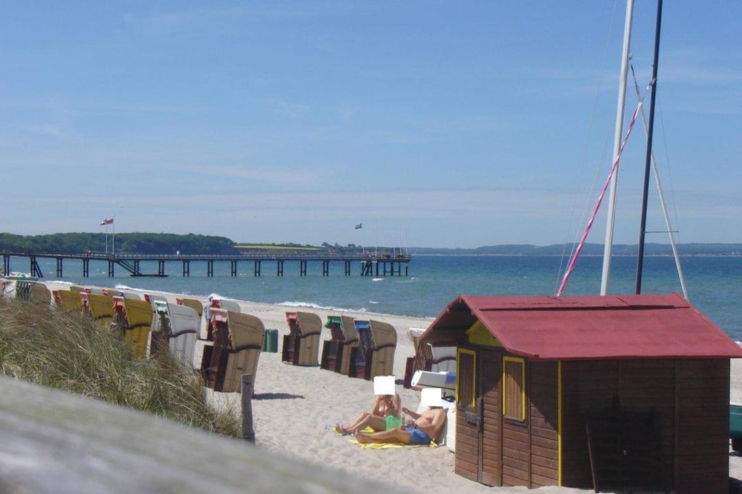 Strand vor der Ferienanlage Ferienwohnungen Ferienpark Weissenhäuser Strand