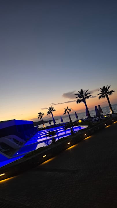 Pool Arina Beach Resort