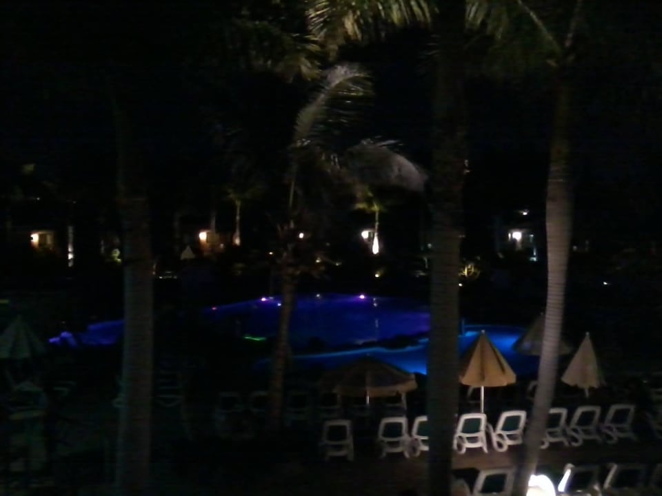 Pool bei Nacht allsun Hotel Esplendido