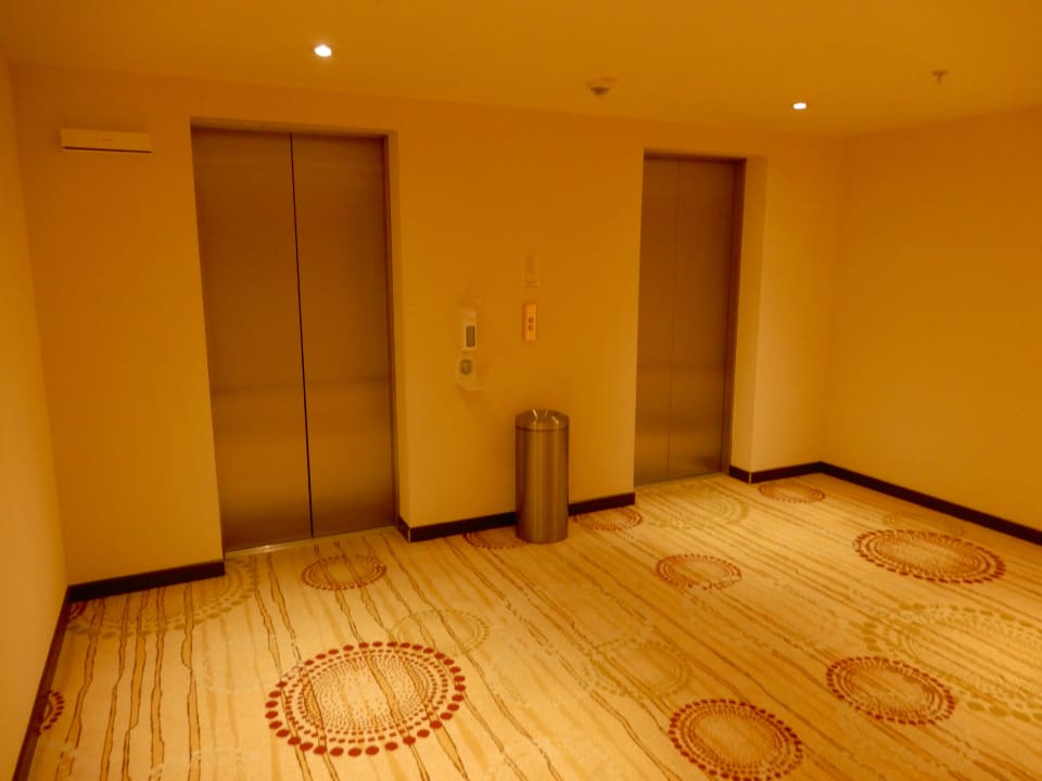 Sonstiges Hotel Courtyard by Marriott Düsseldorf Hafen