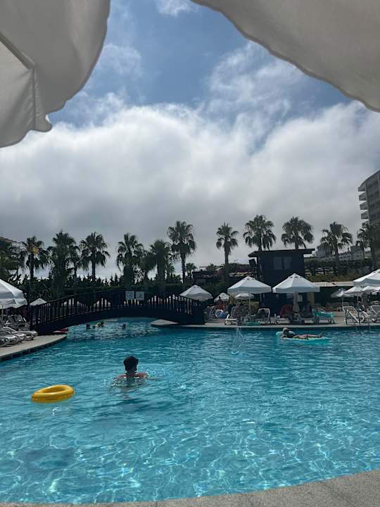 Pool Adalya Elite Lara