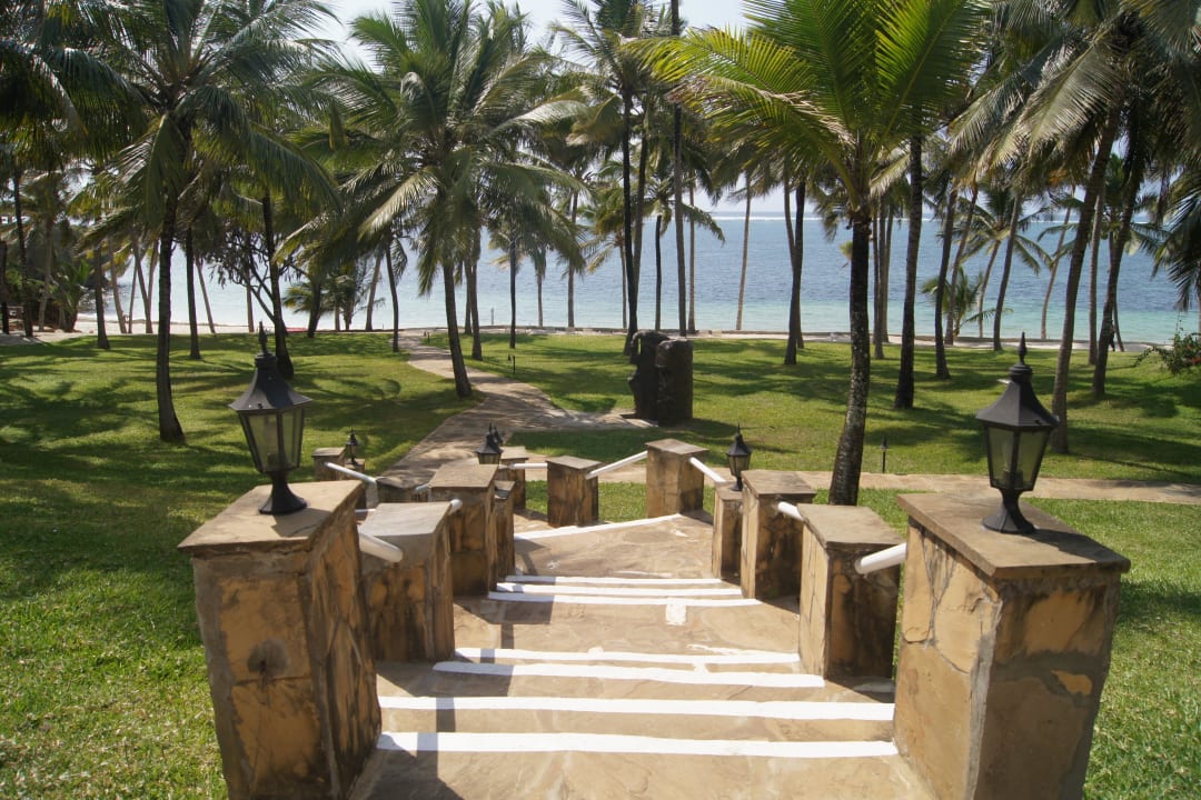 Weg zum Strand PrideInn Flamingo Beach Resort & Spa