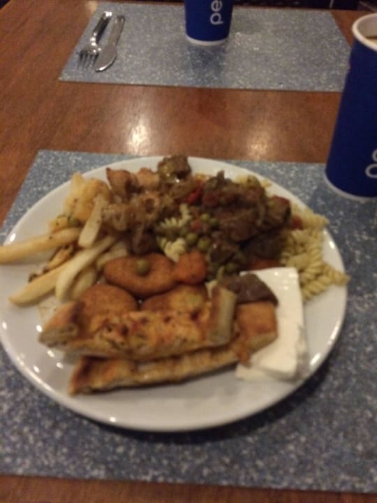 Essen Petunya Beach Resort