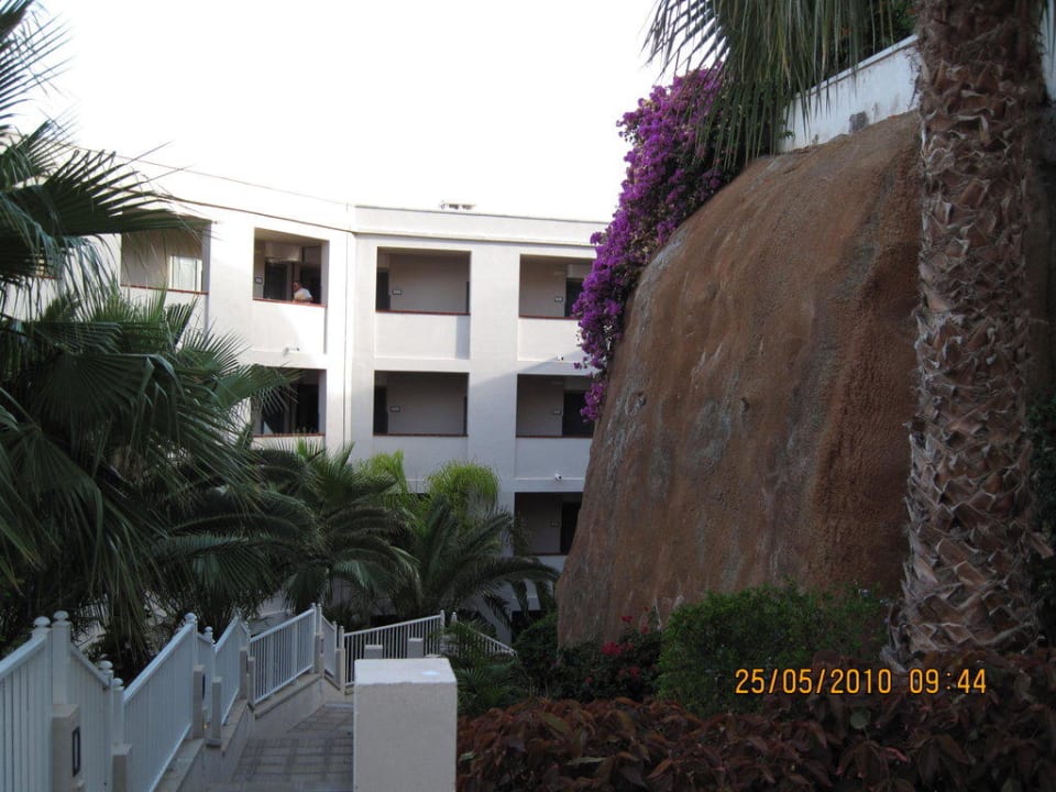 Innenhof mit Blick auf die Laubengänge Hotel Riu Vistamar