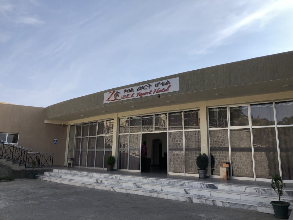 Außenansicht Zobel Resort Hotel