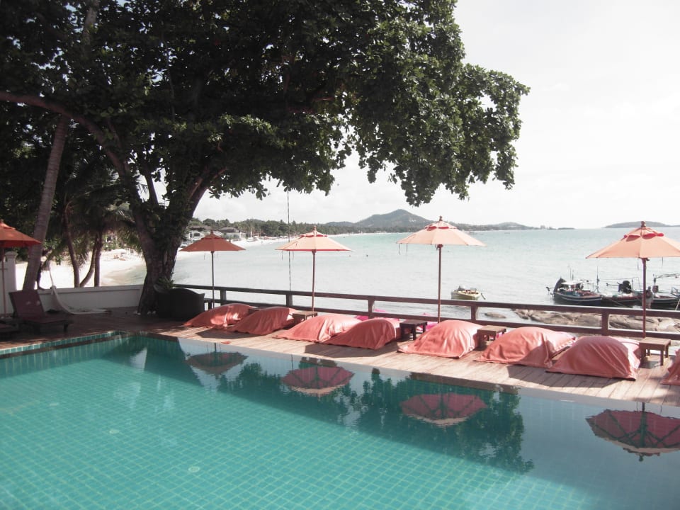 Pool mit Blickrichtung Chaweng Nord Bhundhari Chaweng Beach Resort