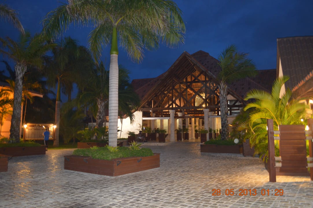 Lobby bei Nacht Villas Bavaro Resort & Spa