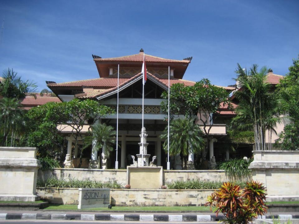 Hotel von außen Nikko Bali Benoa Beach