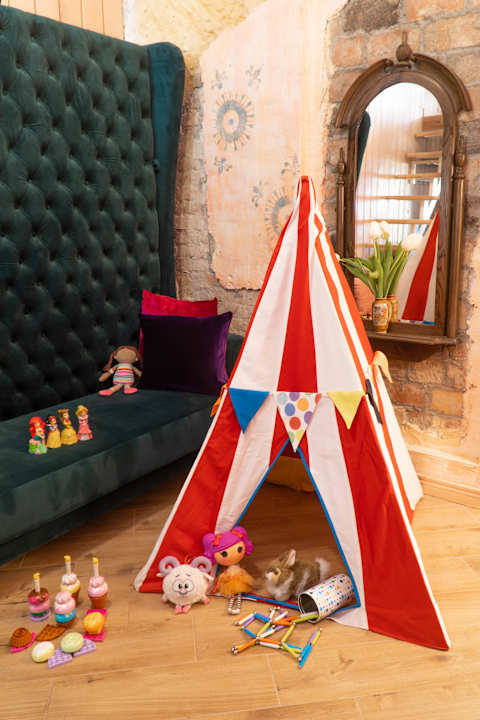 Zimmer Boutique apartments Mason in historical Odessa