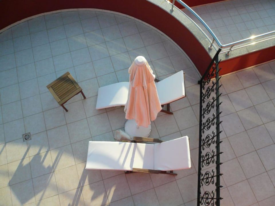 Ein Suiten-Balkon von oben Hotel Delphin Palace