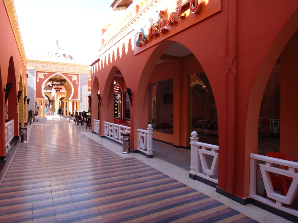 Verschiedene Bars und Cafés Pickalbatros Alf Leila Wa Leila Resort - Neverland Hurghada