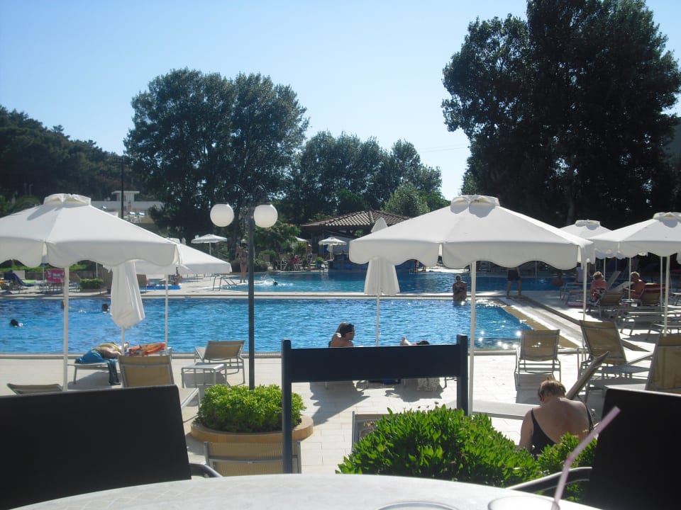 Der kleinere Pool Olympic Palace Resort Hotel & Convention Center