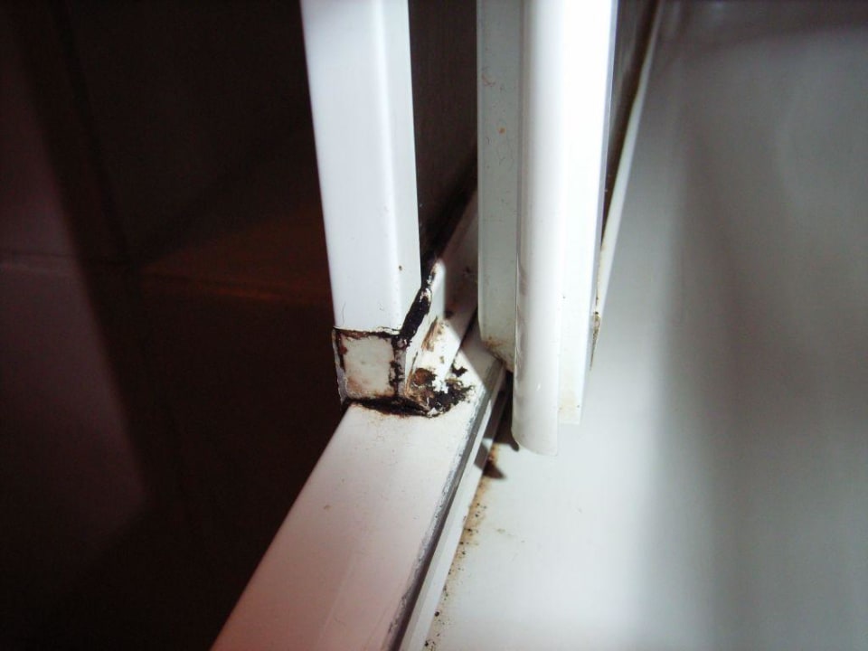 Badezimmer: Es schimmelt hier und da... Hotel Ahornhof