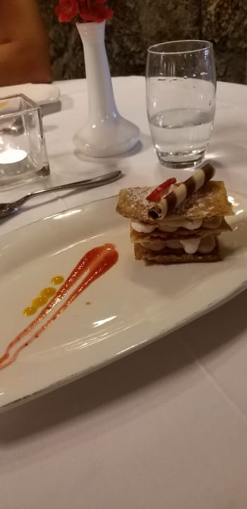 Gastro Crystals Beach Resort Belle Mare, a member of Radisson Individuals