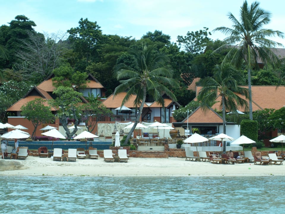 Blick auf den Hotelstrand und Poolanlage Renaissance Koh Samui Resort & Spa