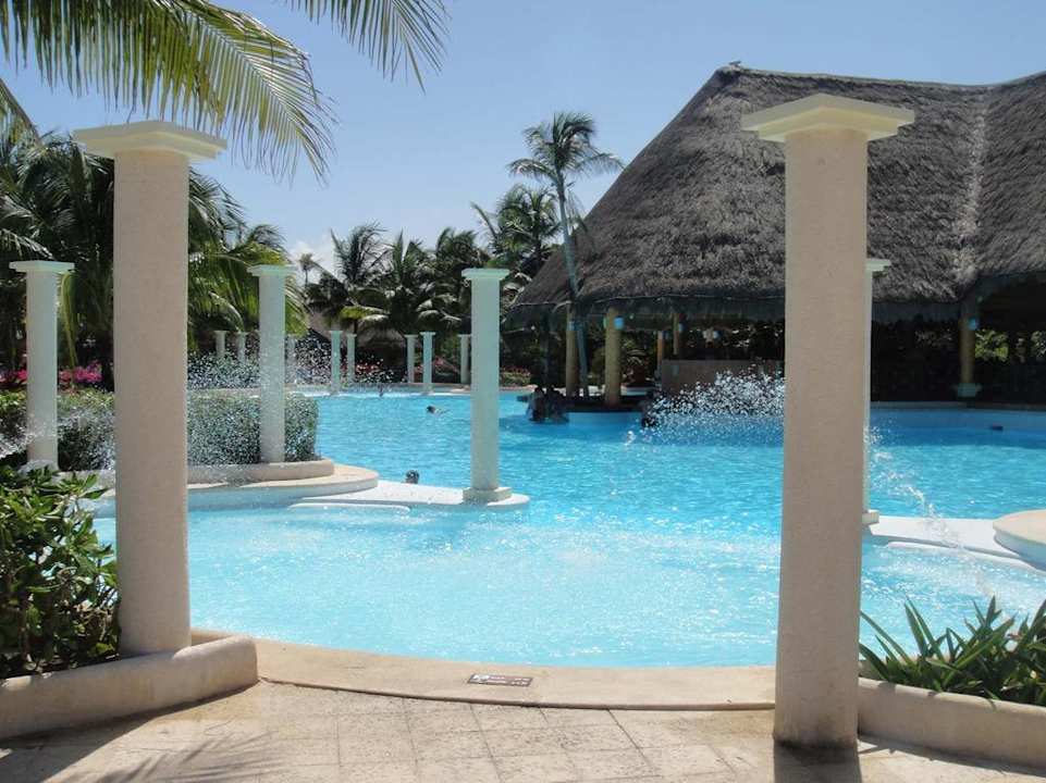 Pool Grand Palladium Kantenah Resort & Spa