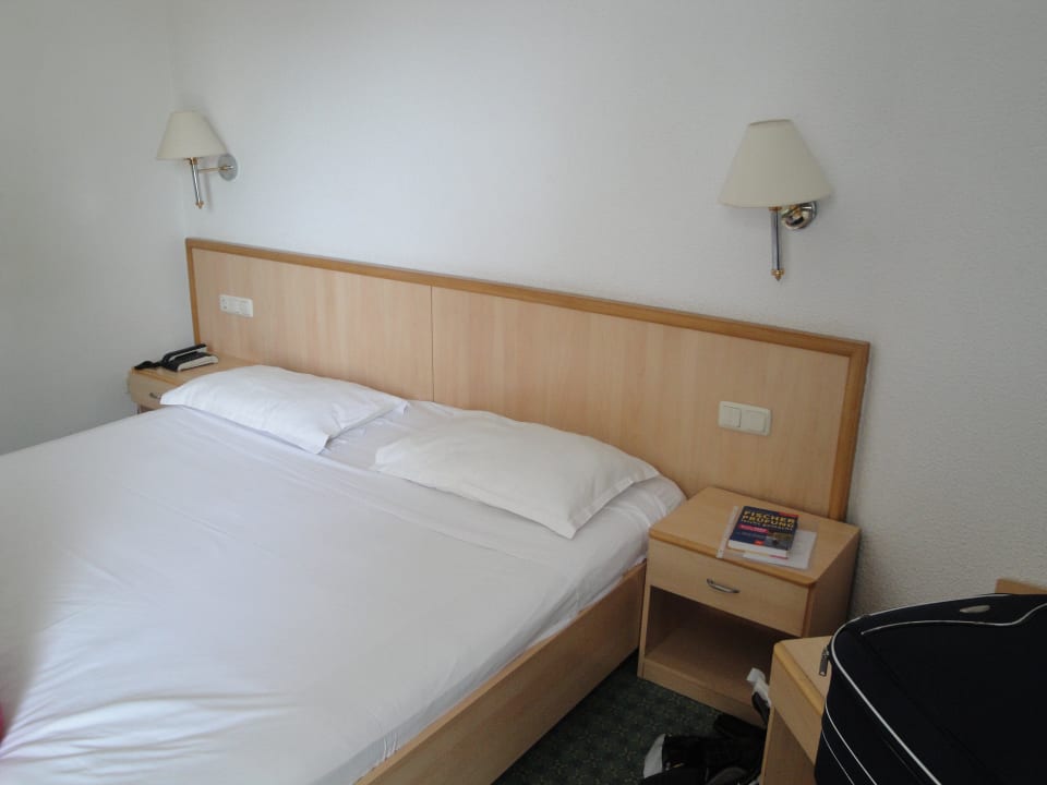 Doppelbett Zimmer 1210 Hotel El Mouradi Skanes Beach