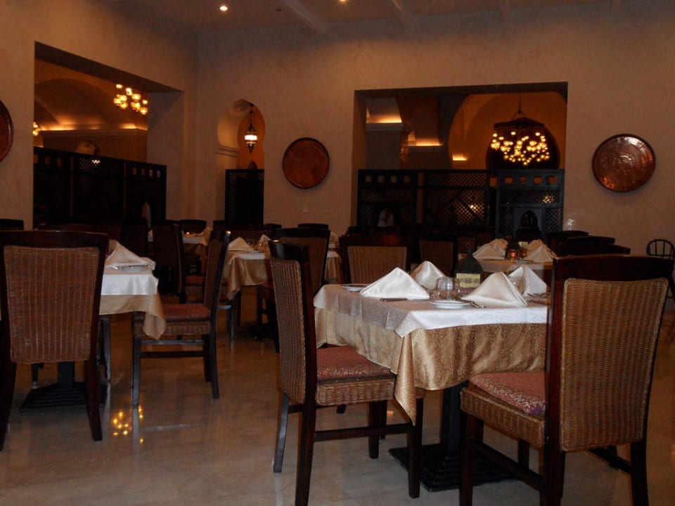 Hier isst man  Miramar Al Aqah Beach Resort