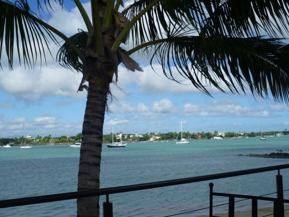 Ausblick vom Restaurant auf's Meer Mauricia Beachcomber Resort & Spa