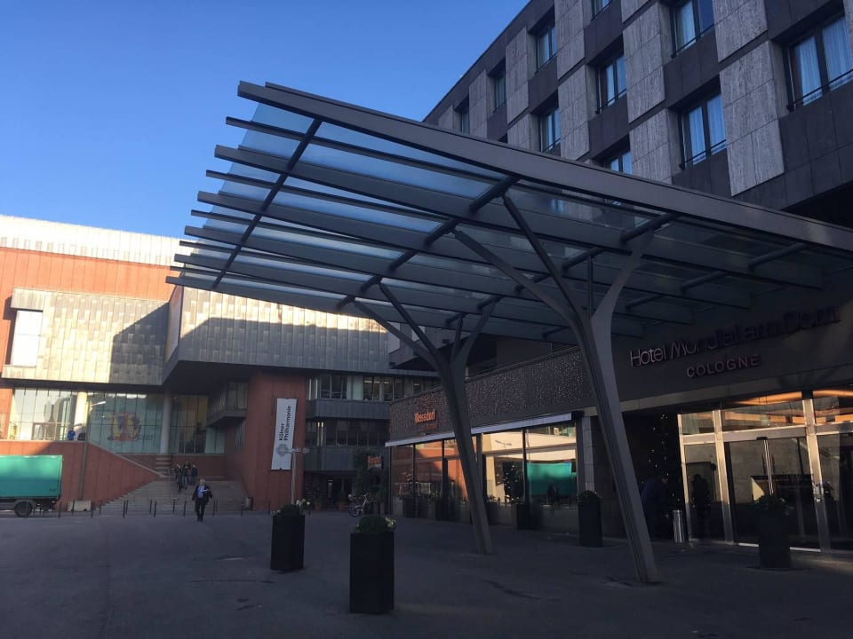 Großzügiger Eingangsbereich Hotel Mondial am Dom Cologne- MGallery