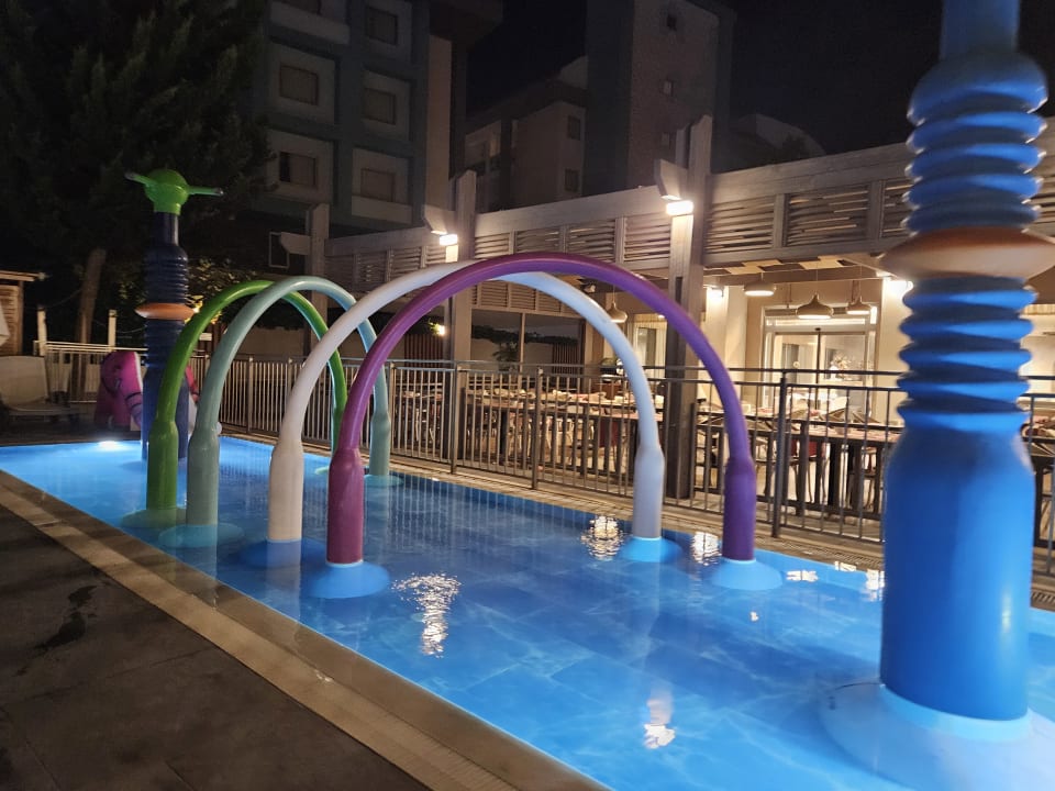 Pool Side Story Resort & Spa