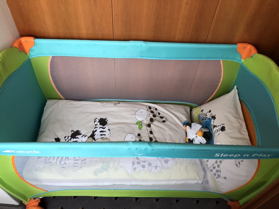 Babybett Maritim Airport Hotel Hannover