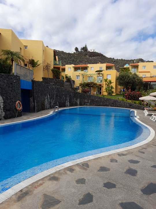 Pool Apartamentos La Caleta