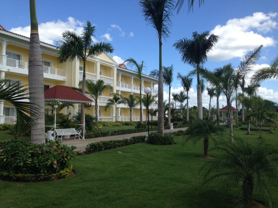 Blick auf Wohnhaus 51 Bahia Principe Luxury Bouganville