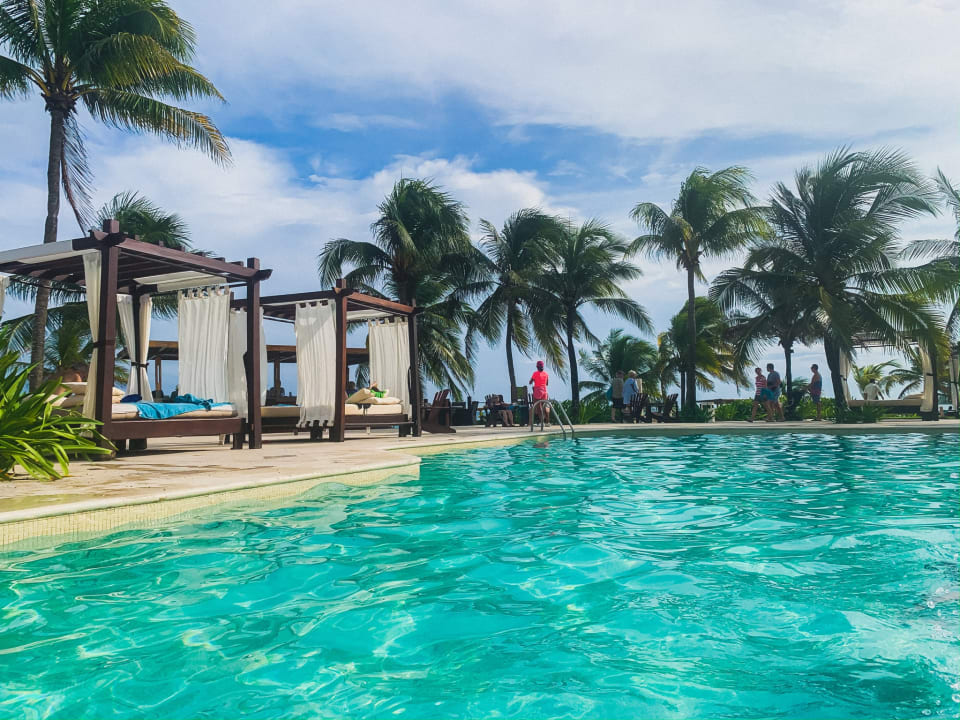 Pool Akumal Bay Beach & Wellness Resort