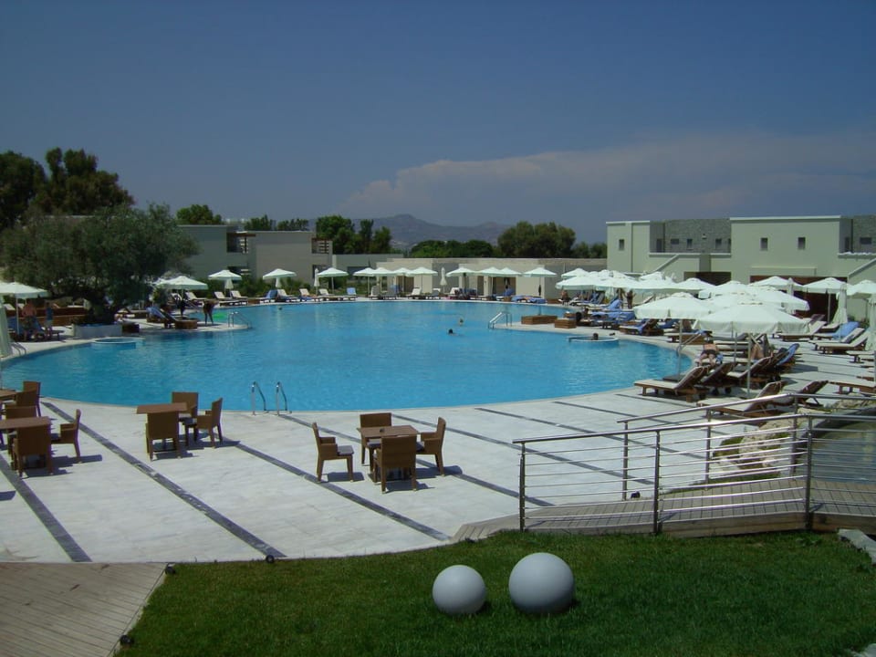 Großer Pool SENTIDO Port Royal Villas & Spa