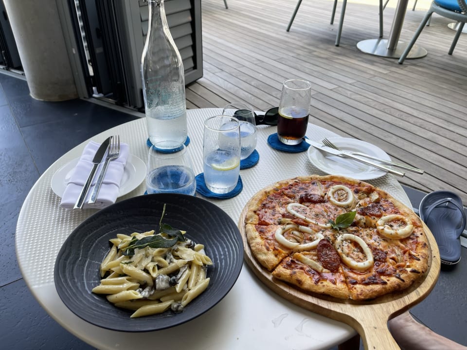 Gastro Outrigger Maldives Maafushivaru Resort