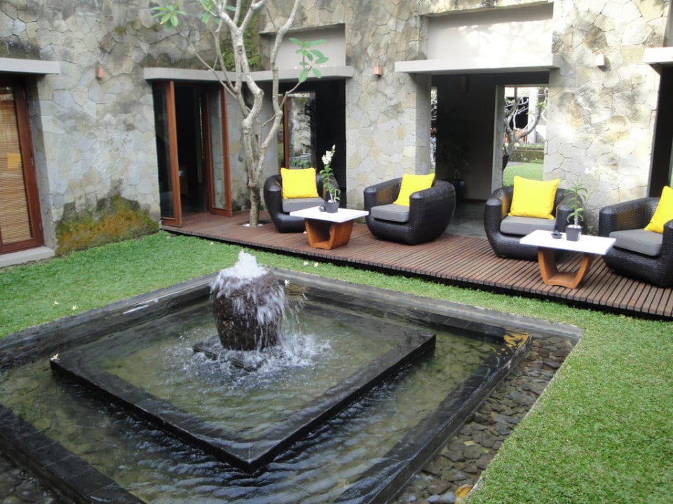 Innenhof beim Restaurant Maya Ubud Resort & Spa Bali
