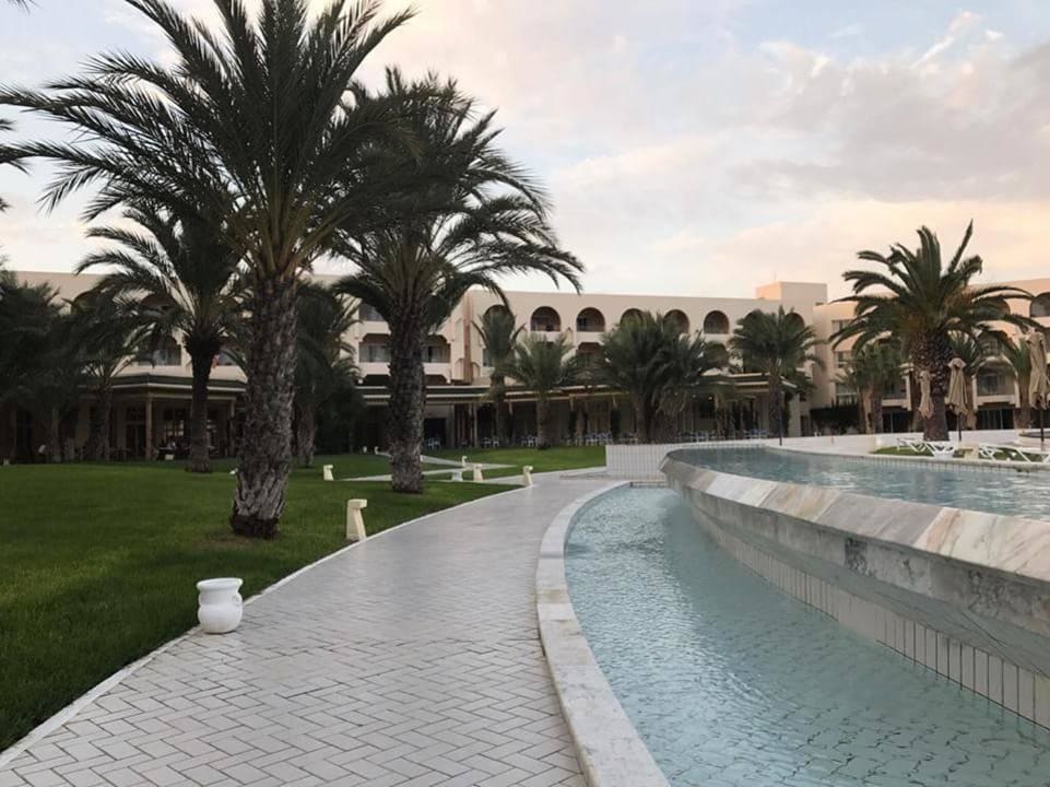 Pool Iberostar Waves Averroes