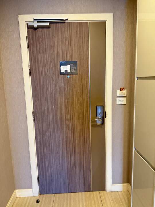 Zimmer Metropolis Suites Bangkok, Tapestry Collection by Hilton