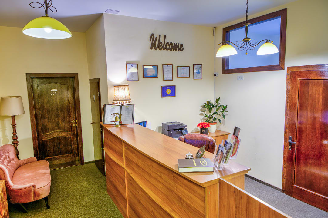 Lobby Residence Ambient - serviced rooms and apartments