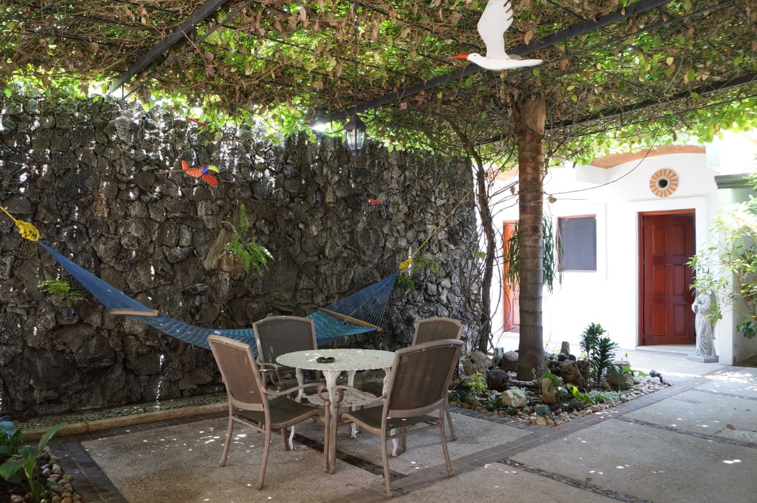 Jardin patio de atras Hotel Las Mariposas