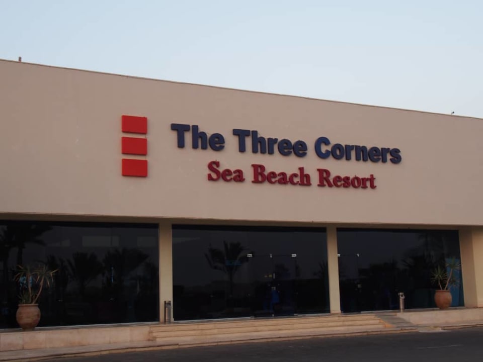 Hotel Three Corners Sea Beach Resort