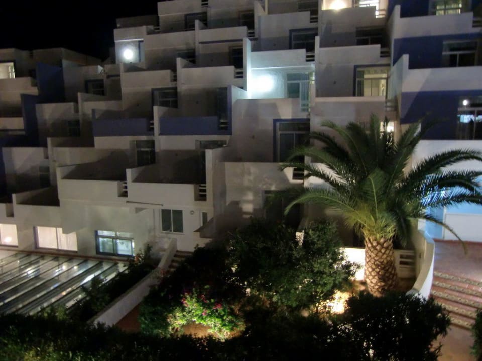 Blauer Block bei Nacht Barceló Portinatx - Adults only