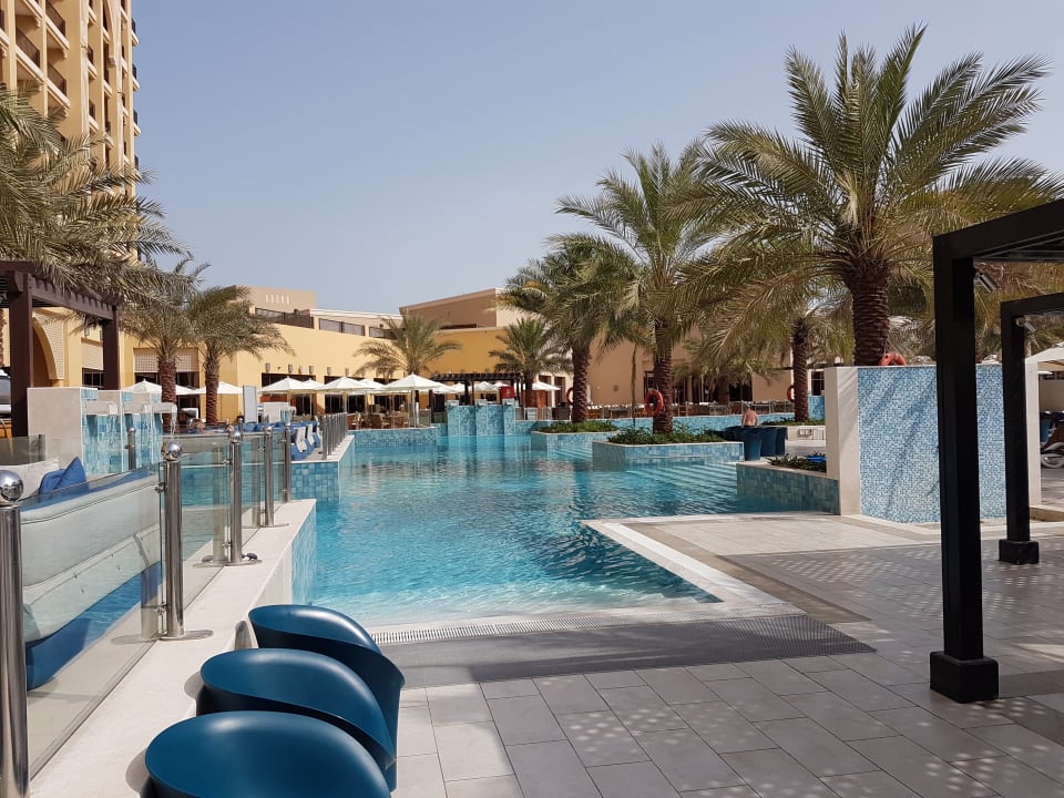 Pool DoubleTree by Hilton Resort & Spa Marjan Island