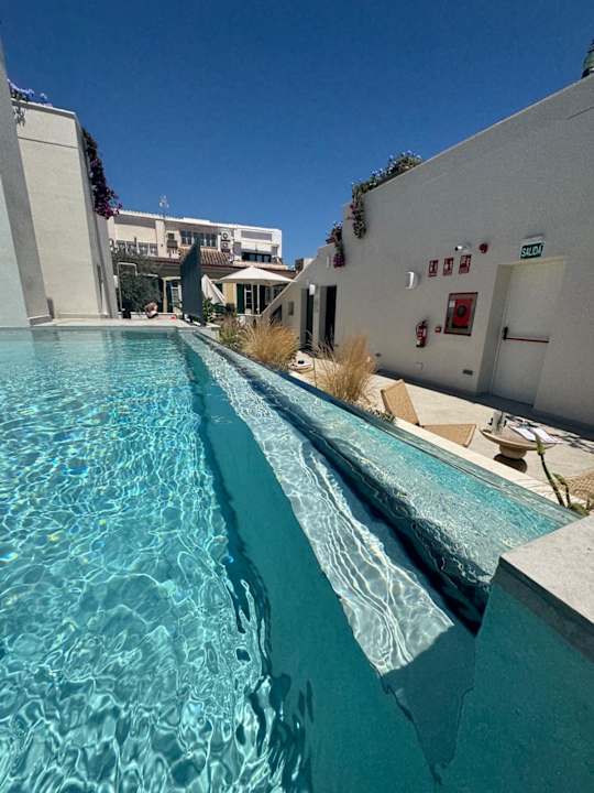 Pool Hotel Well and Come Málaga