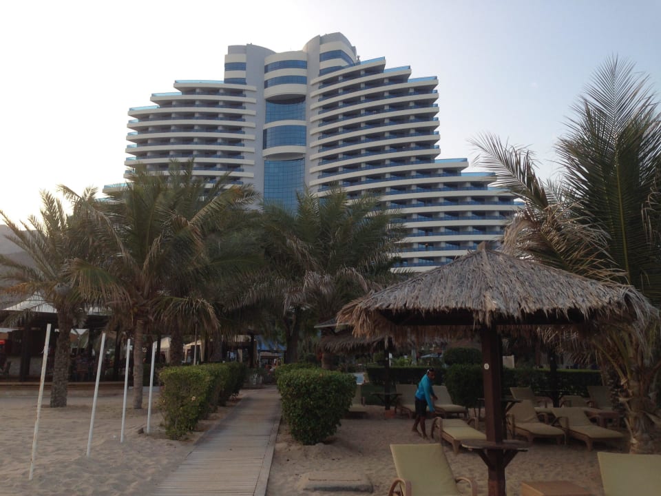 Ausblick vom Strand Hotel Le Meridien Al Aqah Beach Resort