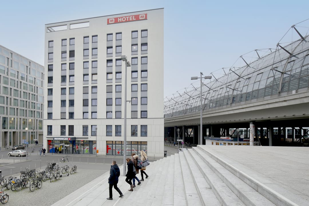 Außenansicht MEININGER Hotel Berlin Hauptbahnhof