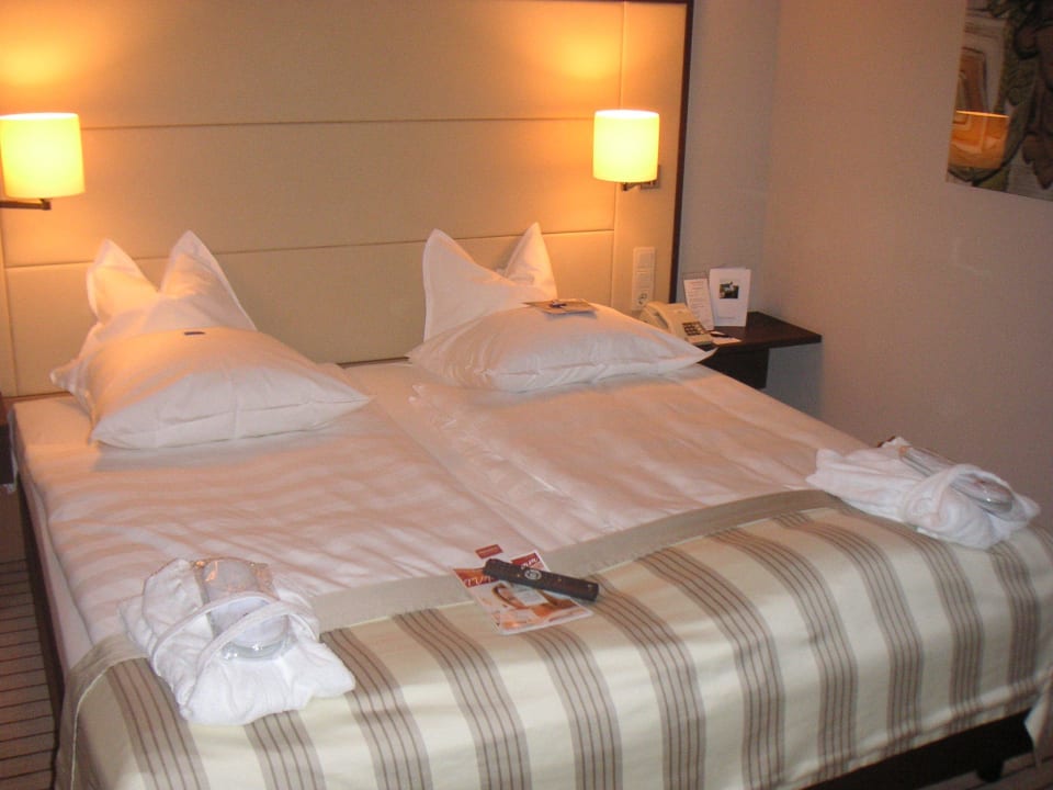 Blick auf das Bett Steigenberger Hotel Bad Neuenahr