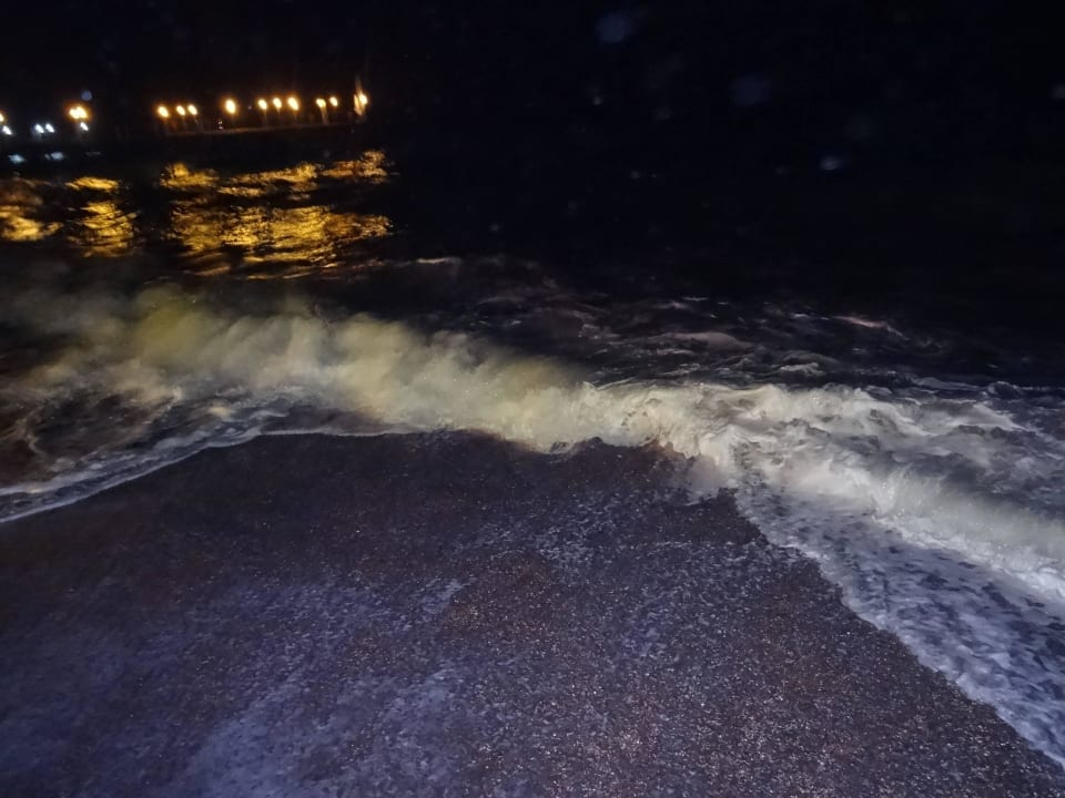 Strand by night Sunmelia Beach Resort