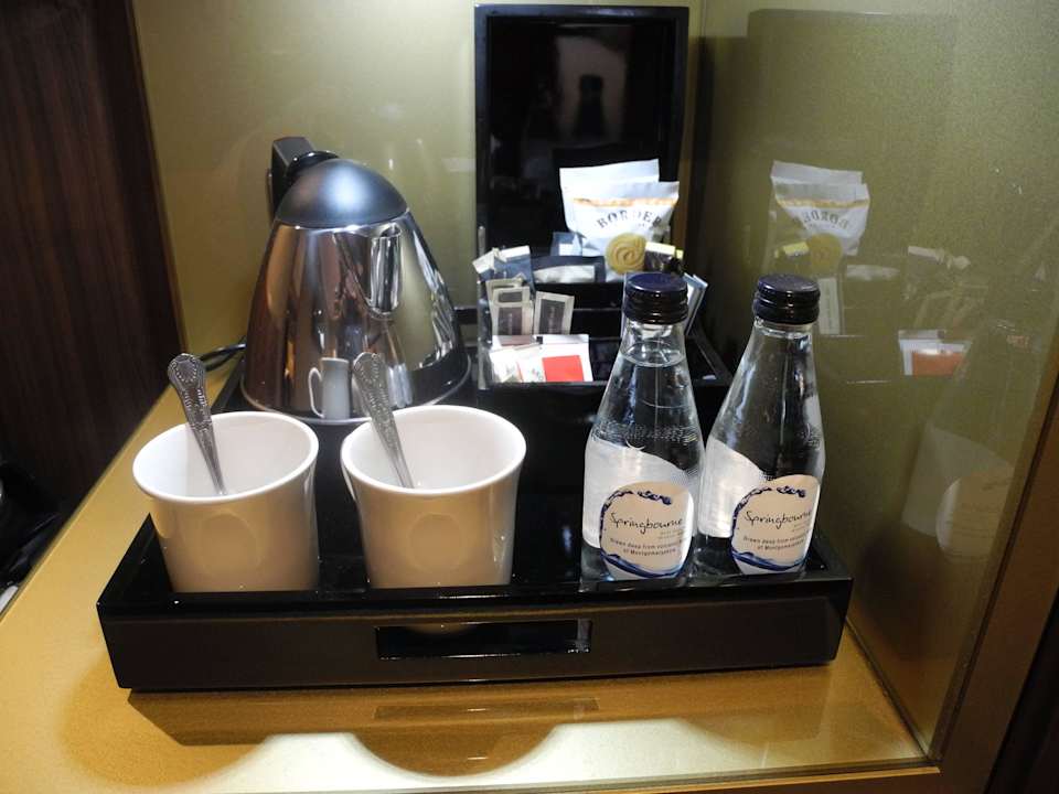 Kaffee/Teekocher im Zimmer Donnington Manor Hotel